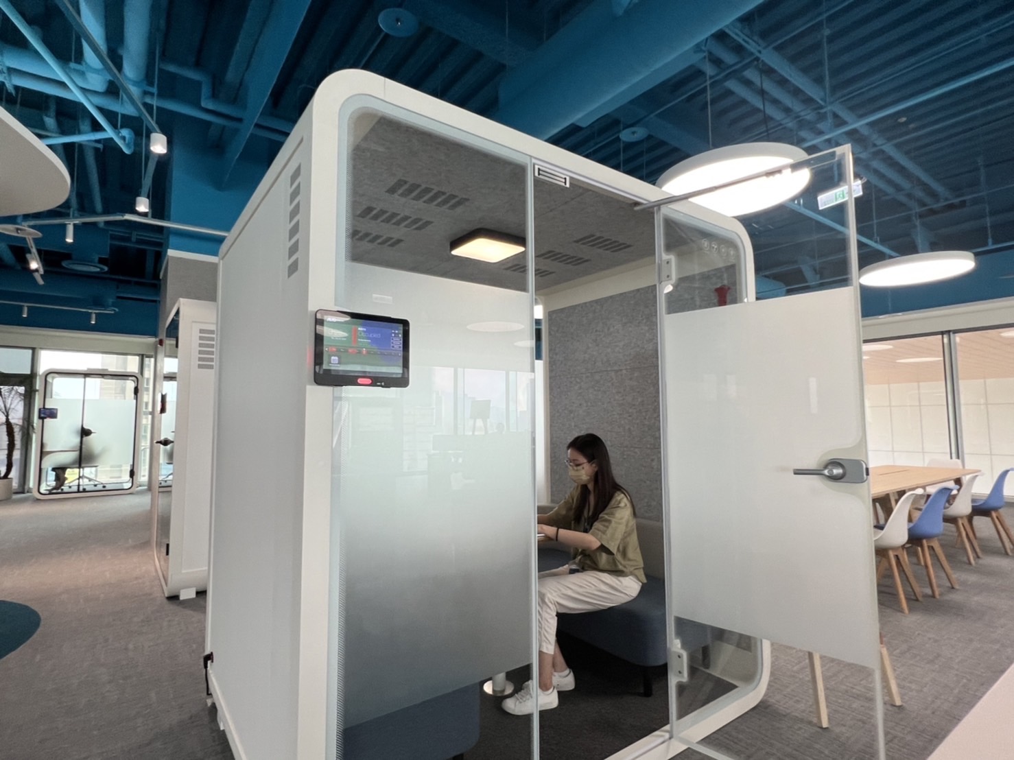 人生就是搏高雄據點的智慧行動辦公艙，展現人生就是搏在面板以外的研發應用軟實力